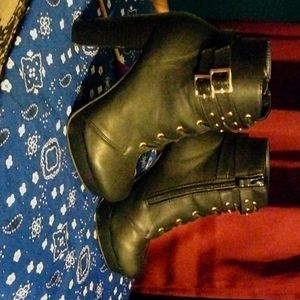 Black leather heel's